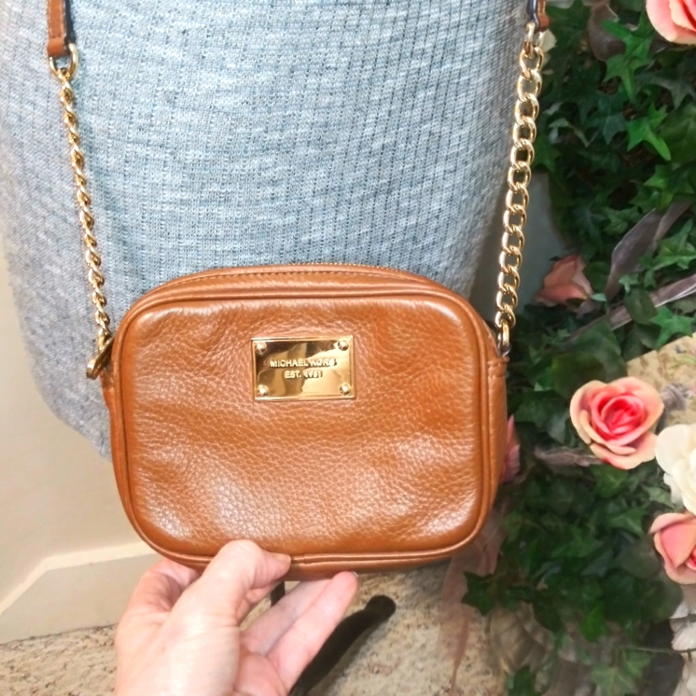 Michael Kors Ginny Caramel Brown Leather Camera Bag Style Crossbody - Picture 2 of 13